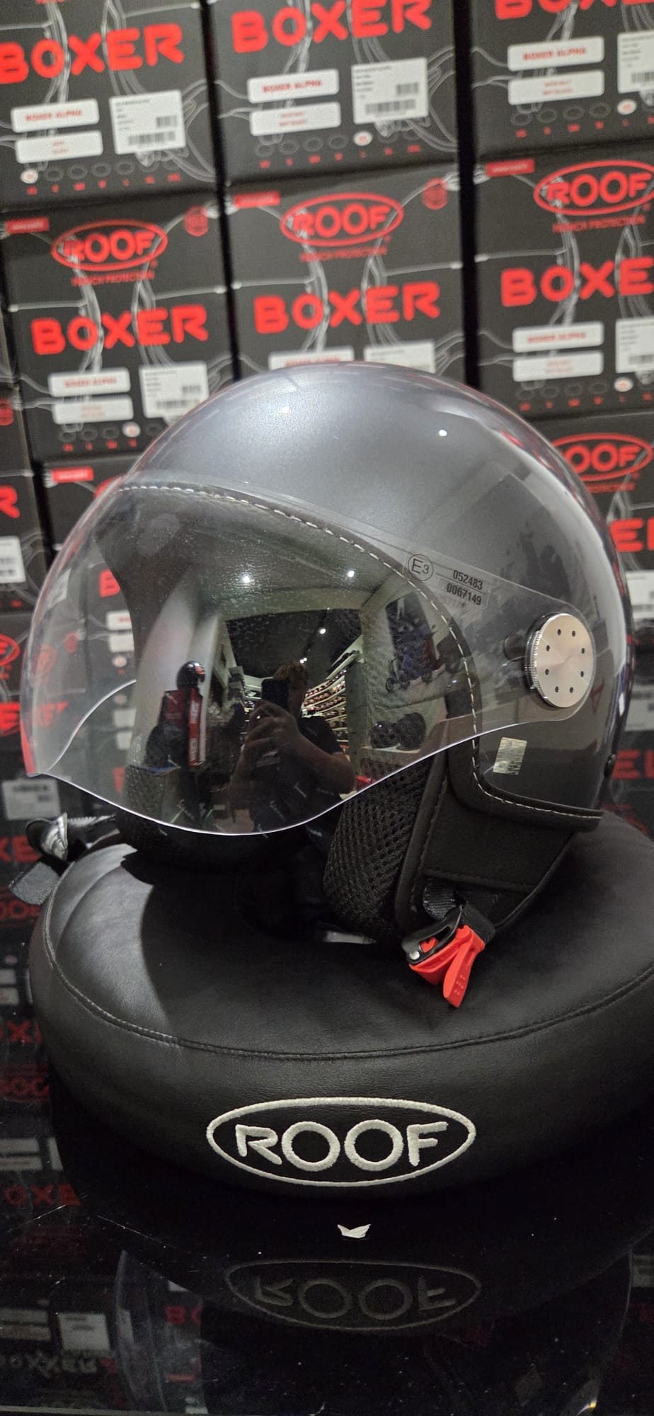 Vespa Helm Visor Grijs (1)