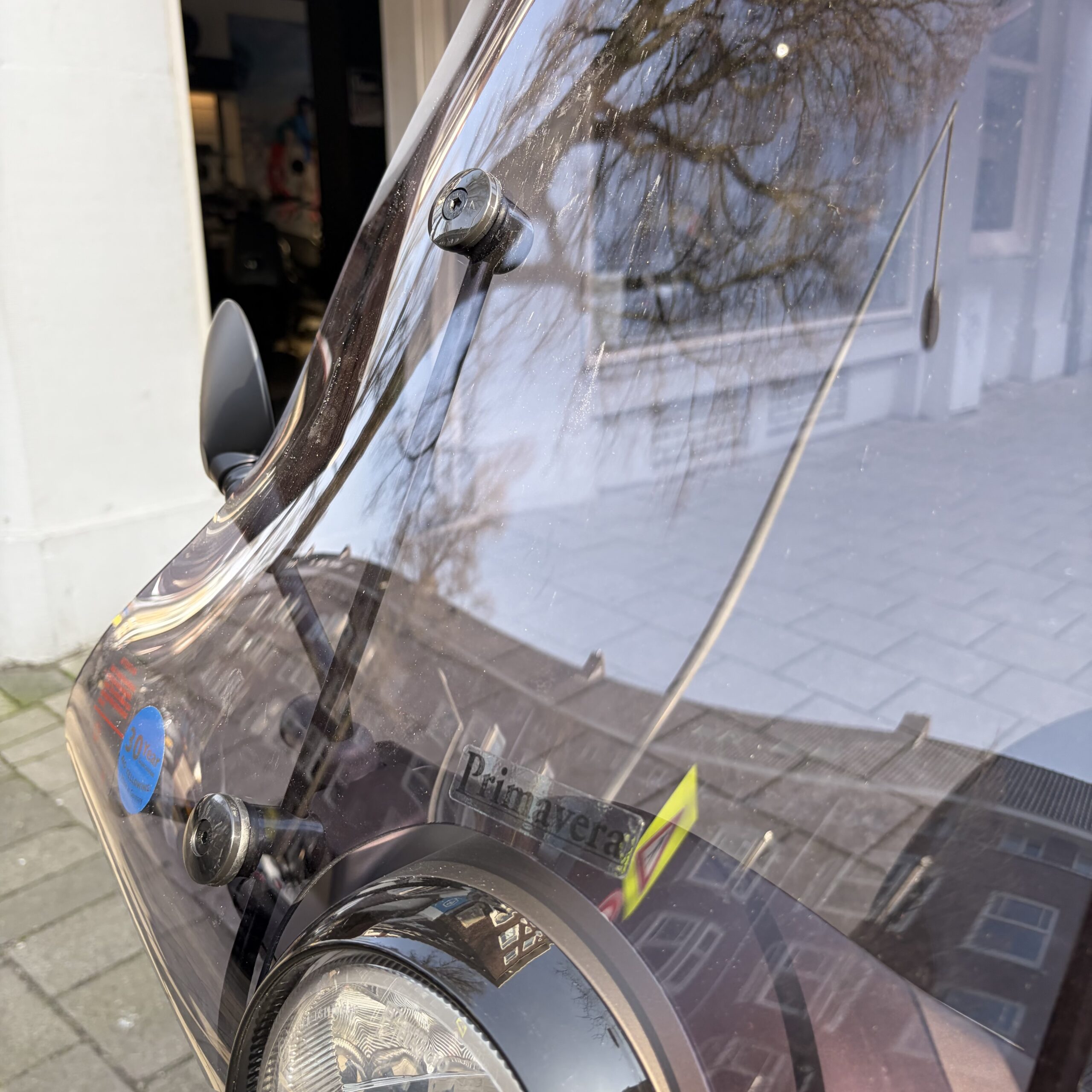 Vespa Primavera Bruin (2)