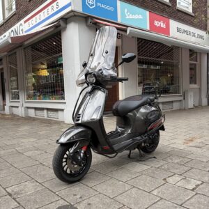 Vespa Sprint 50 Agaat Grijs - 1/3/2019 - 8777 km